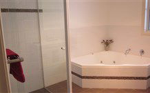 Sea Eagle Manor 605 - Accommodation ACT 5