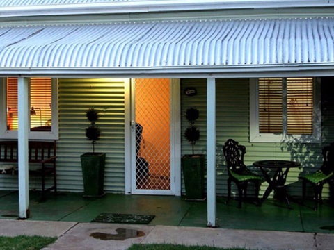 Unique Outback Cottages Hebbard Cottage - Accommodation ACT 1