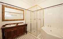 Cobb & Co Court Boutique Hotel - Accommodation ACT 5