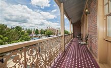 Cobb & Co Court Boutique Hotel - Accommodation ACT 6