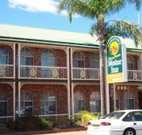 Hamiltons Henry Parkes Motor Inn - Accommodation ACT