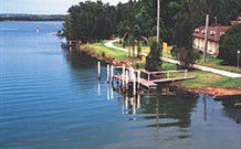 Hibiscus Lakeside Motel - Accommodation ACT 2