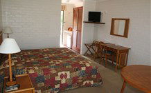 Hibiscus Lakeside Motel - Accommodation ACT 1