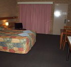 Holbrook Town Centre Motor Inn - Holbrook - Accommodation ACT