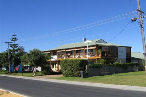 Lancelin YHA - Accommodation ACT 3