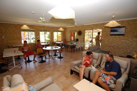 Lancelin YHA - Accommodation ACT 7