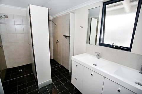 Albany YHA - Accommodation ACT 9