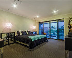 Aqua Palms At Vogue Holiday Homes - Accommodation ACT 3