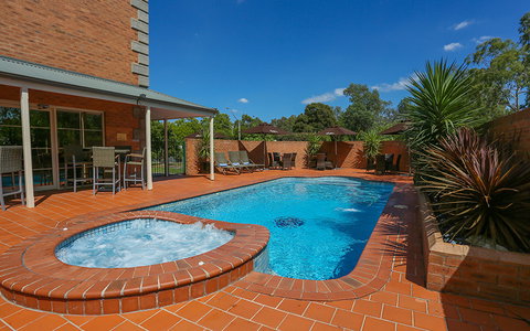 Best Western Plus Hovell Tree Inn - Accommodation ACT 28