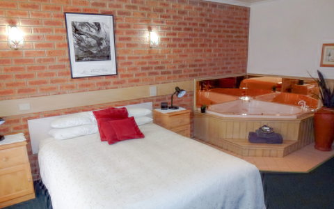 BEST WESTERN Colonial Motor Inn - Accommodation ACT 14