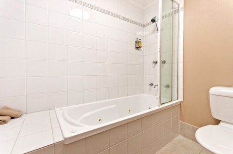 BEST WESTERN Tudor Motor Inn - Accommodation ACT 25