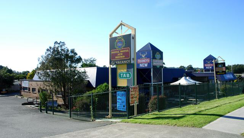Oaks Hotel Motel - Accommodation ACT 2