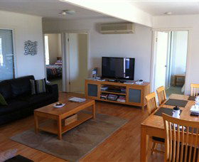 Azure Beach House - Accommodation ACT 0