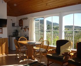 Mulberry Cottage Unique B&B And Grannie Rhodes Cultural Heritage Shows - Accommodation ACT 4