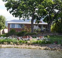 Waterside Accommodation - Derwent Hideaway - Accommodation ACT