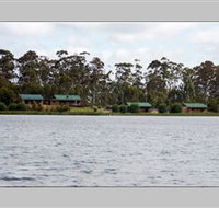 Lake Yalleena Holiday Cabins - Accommodation ACT