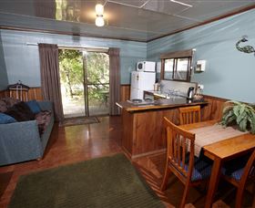 Crayfish Creek Van And Cabin Park And Spa Treehouse - Accommodation ACT 0