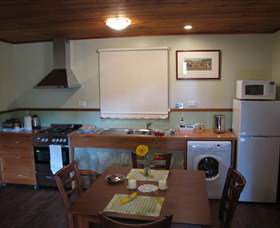 Tin Dragon Trail Cottages - Accommodation ACT 3