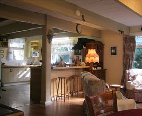 Hide-Away Cottage Retreat - Accommodation ACT 2