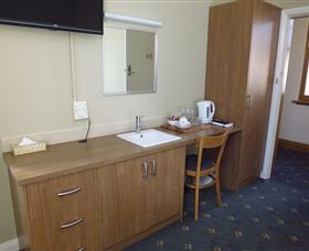 Formby Hotel - Accommodation ACT 1