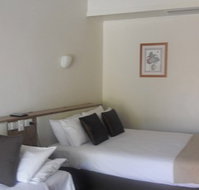 Burkes Hotel Motel - Accommodation ACT