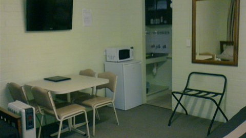 Millers Cottage Motel - Accommodation ACT 3