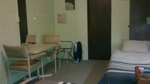 Millers Cottage Motel - Accommodation ACT 6