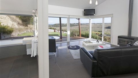 Anchors Beach House - Accommodation ACT 6