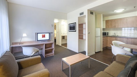 Ibis Melbourne Hotel And Apartments - Accommodation ACT 1
