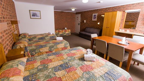 Advance Motel - Accommodation ACT 5
