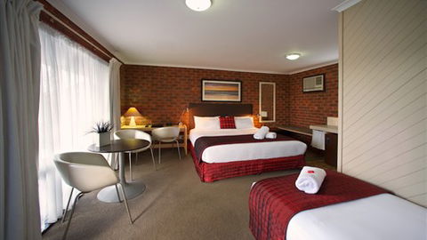 Admiral Motor Inn - Accommodation ACT 2