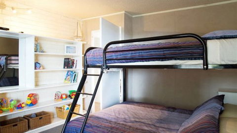 Arlingtons - Accommodation ACT 5