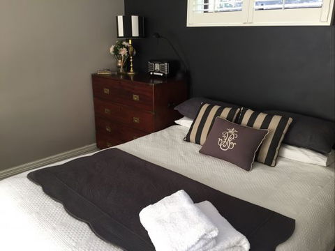 Apartments On-The-Park: The Studio - Accommodation ACT 8