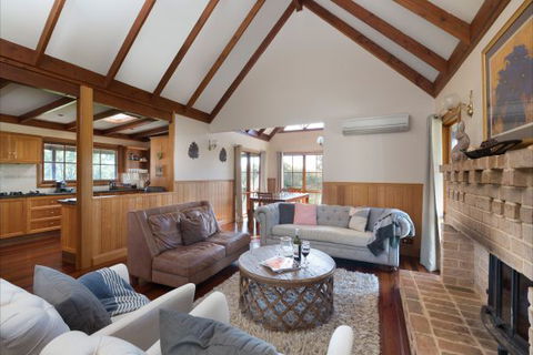 Elderslie House - Accommodation ACT 8