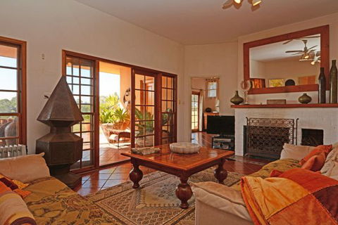 Elderslie House - Accommodation ACT 93