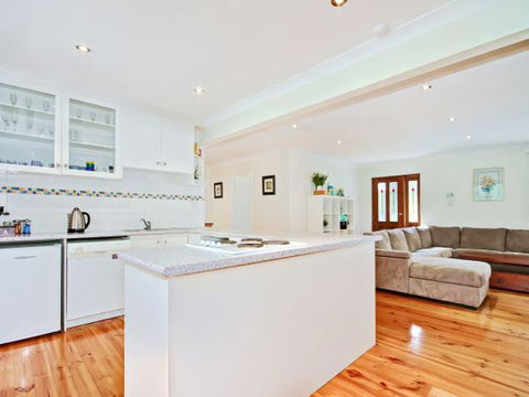 Century 21 SouthCoast: Moana Blue - Accommodation ACT 1