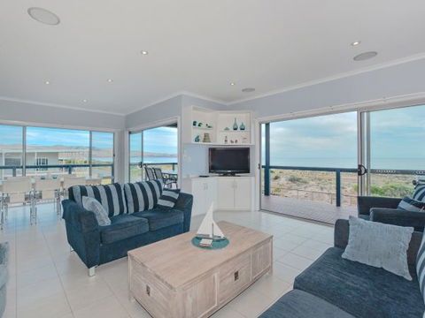 Century 21 SouthCoast: Moana Blue - Accommodation ACT 43