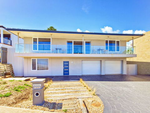Century 21 SouthCoast: Moana Blue - Accommodation ACT 48