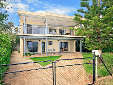 Century 21 SouthCoast: Moana Blue - Accommodation ACT 71