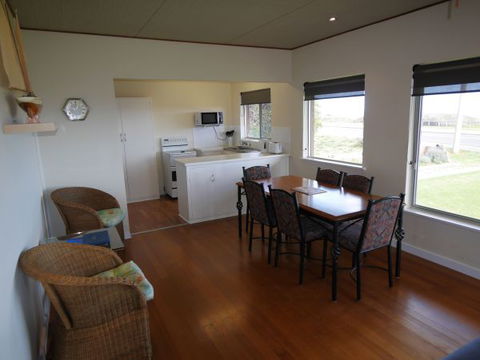Century 21 SouthCoast: Moana Blue - Accommodation ACT 81