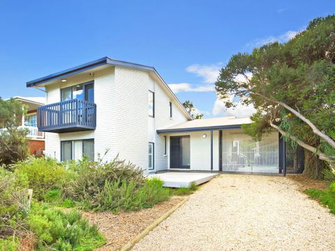 Century 21 SouthCoast: Moana Blue - Accommodation ACT 84