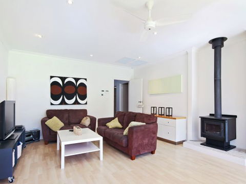 Century 21 SouthCoast: Moana Blue - Accommodation ACT 87