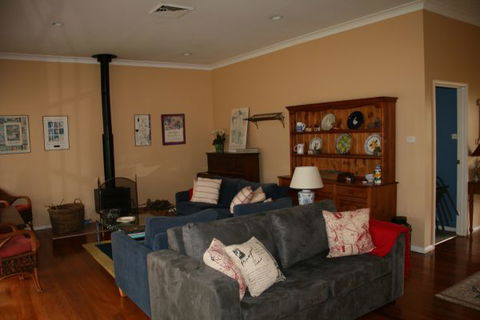Elderslie House - Accommodation ACT 61