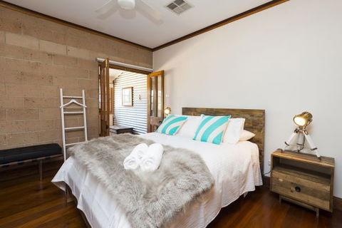 Elderslie House - Accommodation ACT 103