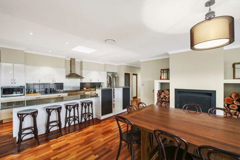 Elderslie House - Accommodation ACT 144