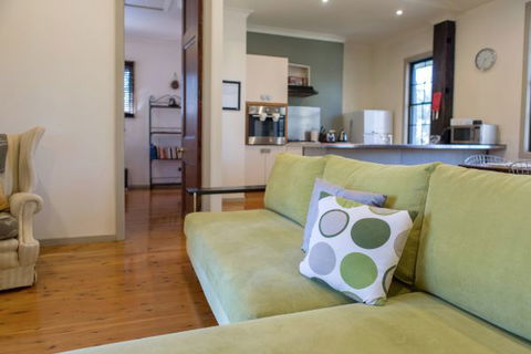 Elderslie House - Accommodation ACT 130