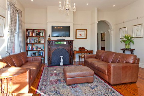 Elegance On Englehardt - Accommodation ACT 5