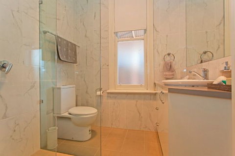 Elegance On Englehardt - Accommodation ACT 8