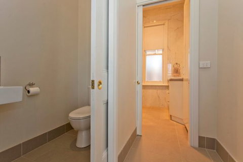Elegance On Englehardt - Accommodation ACT 9
