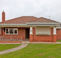 Red Brick Beauty - Accommodation ACT